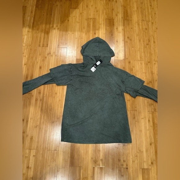 NWT Fashion Nova hoodie top - Picture 2 of 7